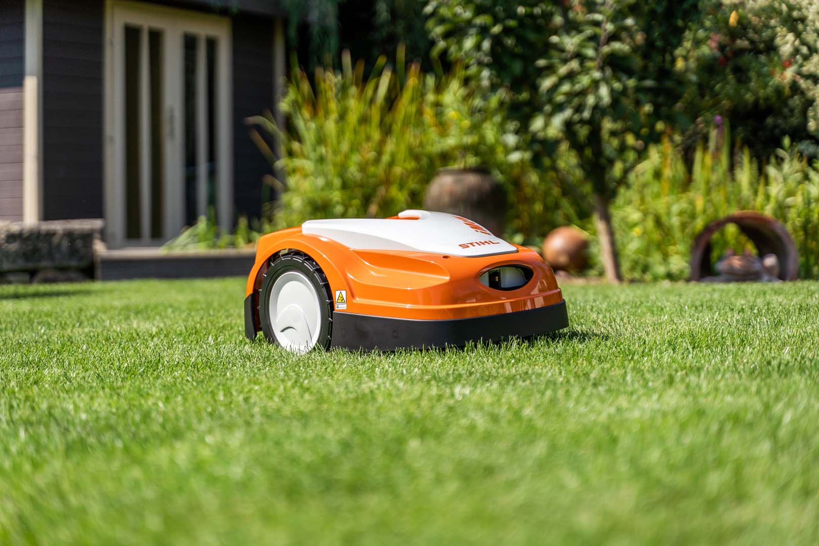 STIHL iMOW robotic mower