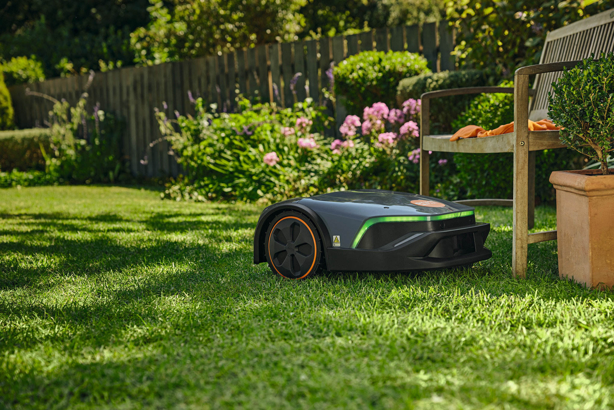 ¡MOW® 6 EVO robotic mower